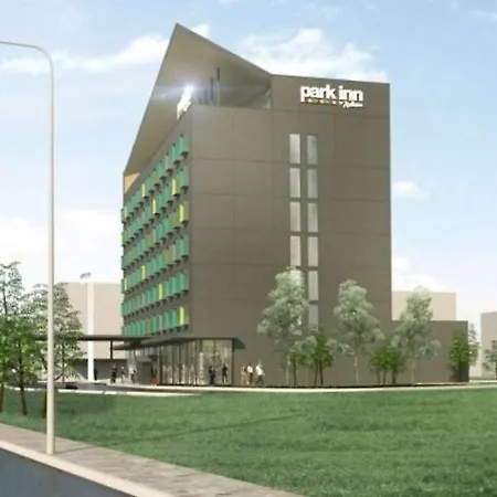 Park By Radisson Airport